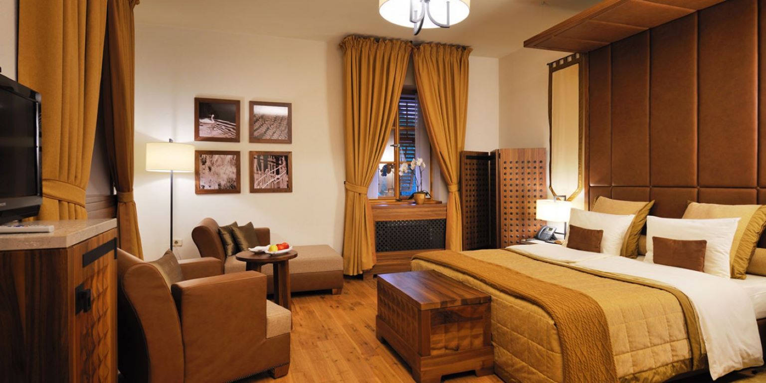 Grad Otocec-Senior suite.jpg