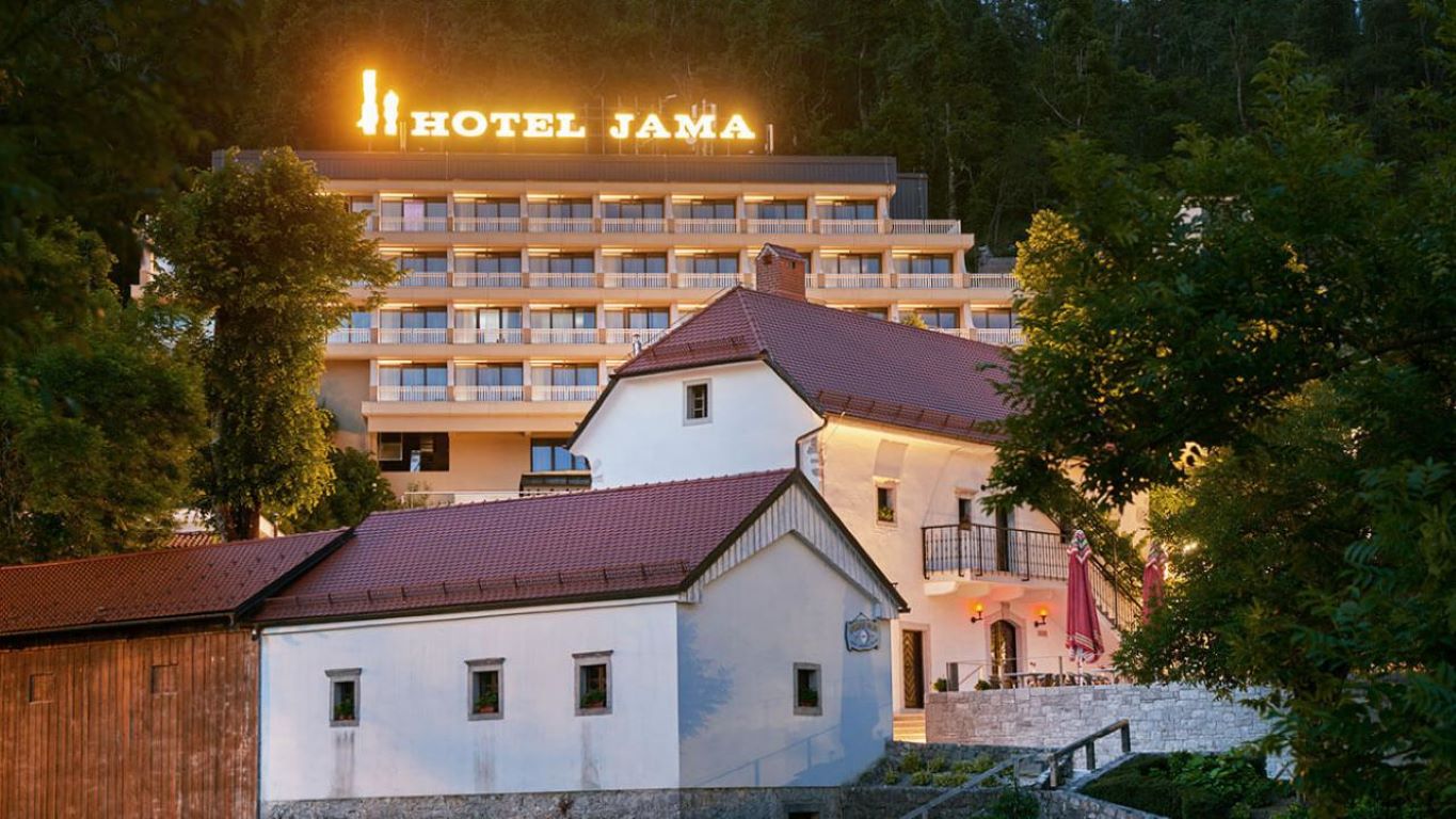Hotel Jama-Okruzenje hotela.jpg