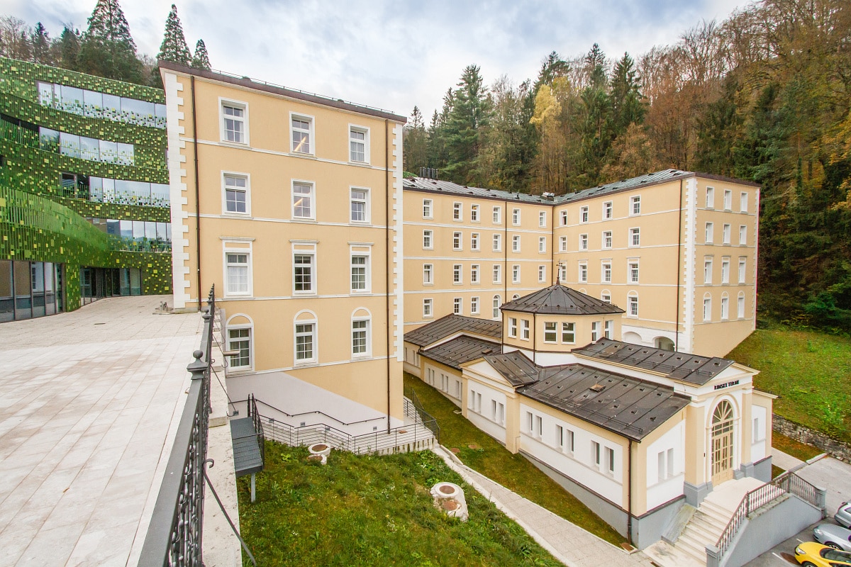 Zdraviliski Dvor Hotel-Hotel spolja.jpg