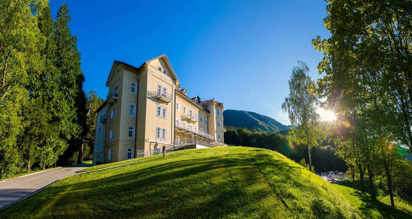 Sofijin Dvor Hotel-Prilaz hotela.jpg