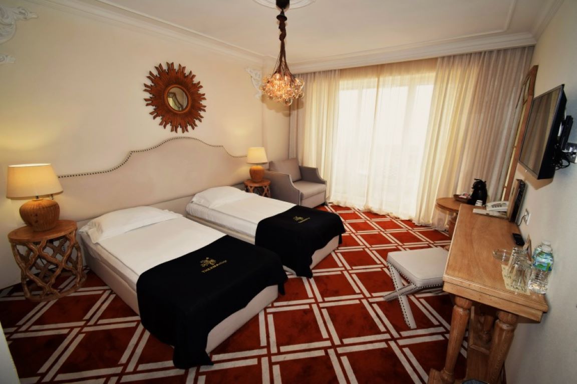 Hotel Therma ECO-Standardna soba panorama more.jpg