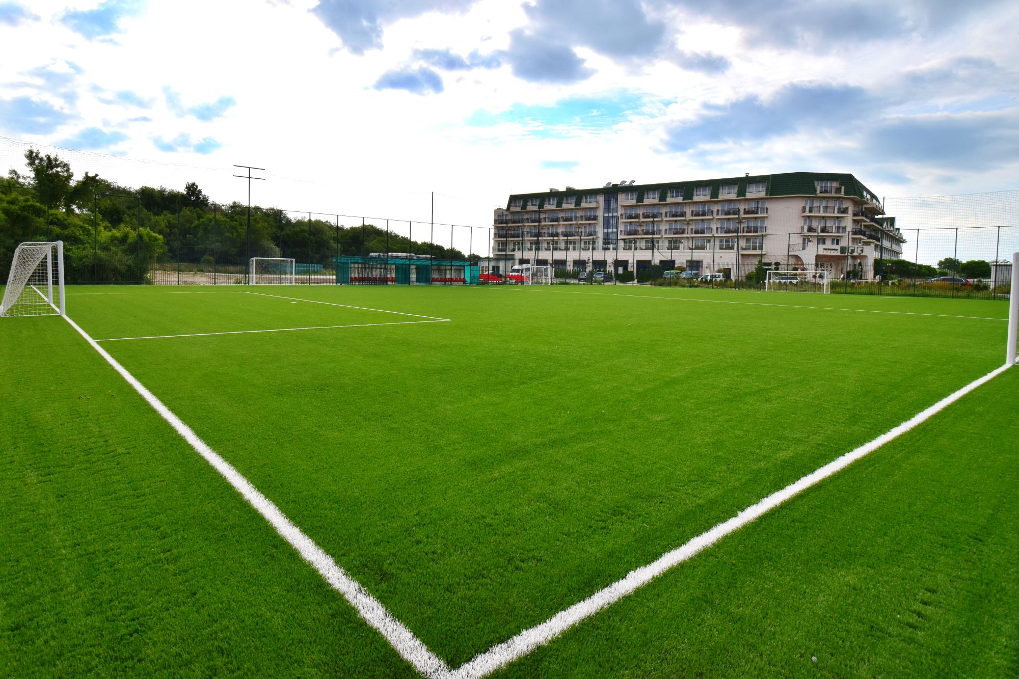 Hotel Therma ECO-Teren za fudbal.jpg