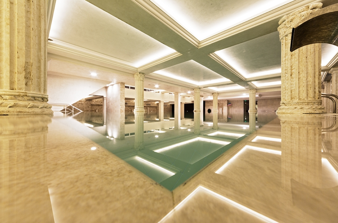Hotel Therma Palace-Unutrasnji bazen.png