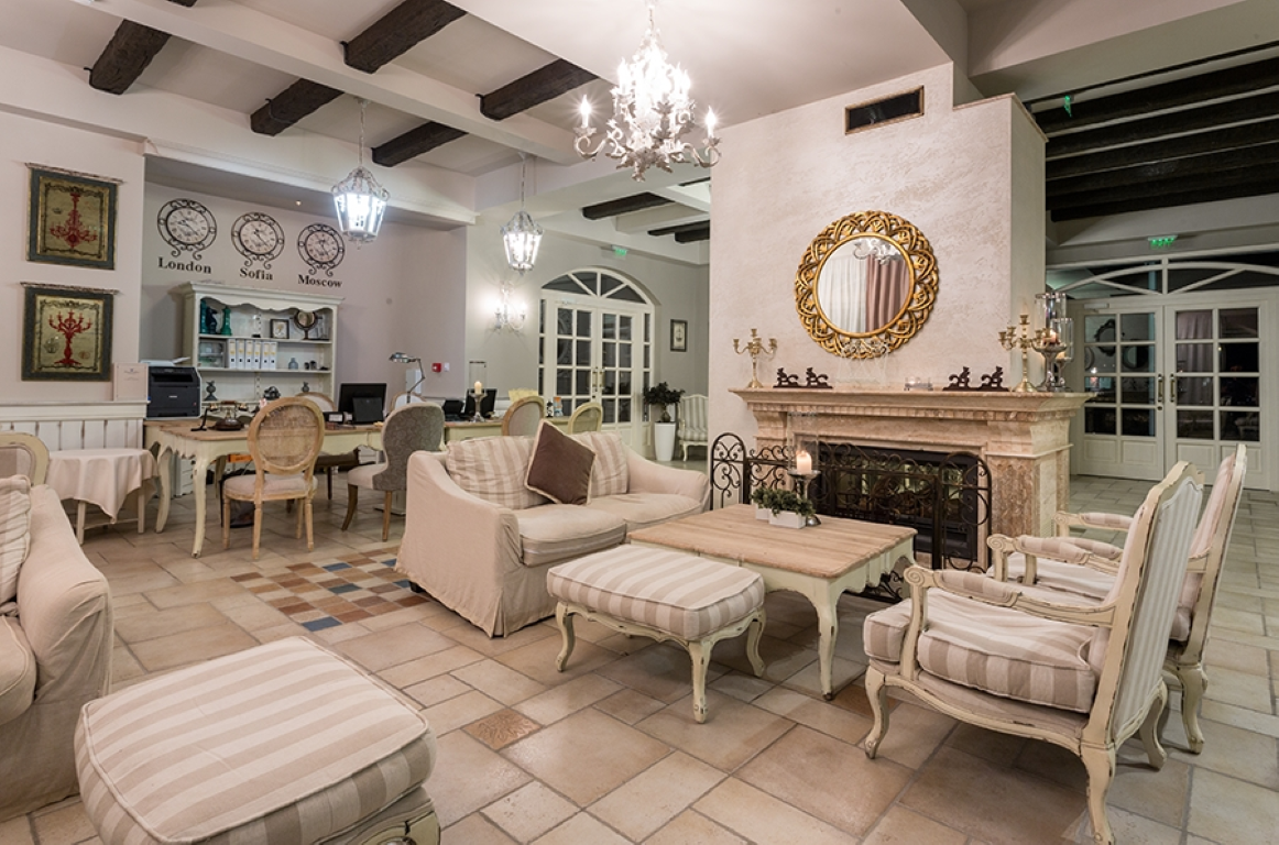Therma Palace-Lobby.png