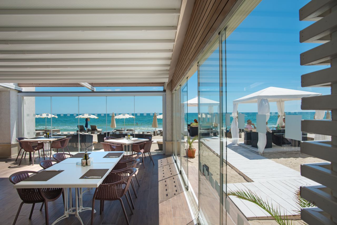 Effect Algara Beach Club-Restoran na plazi.jpeg