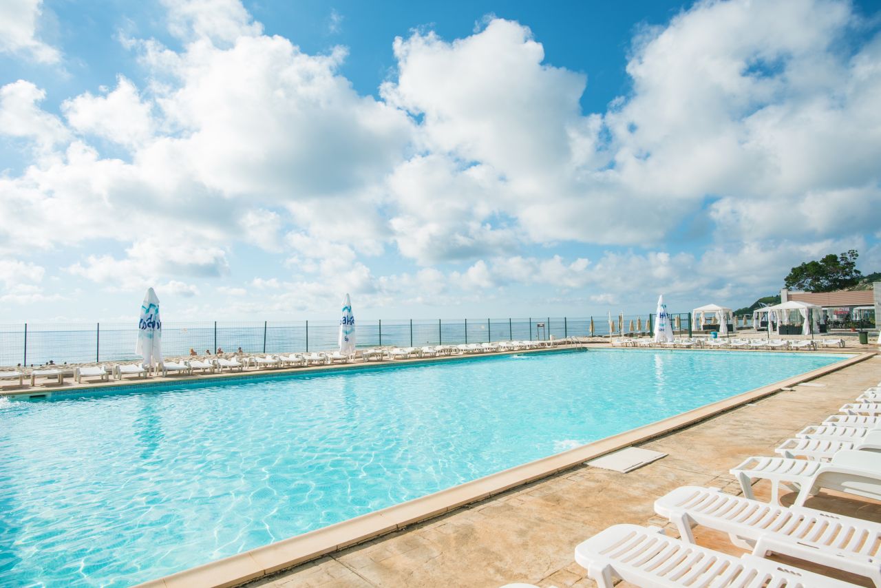 Hotel Effect Algara Beach Club-Bazen.jpeg