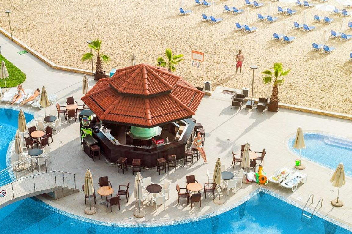 Obzor Beach Resort-Bar na plazi.jpg