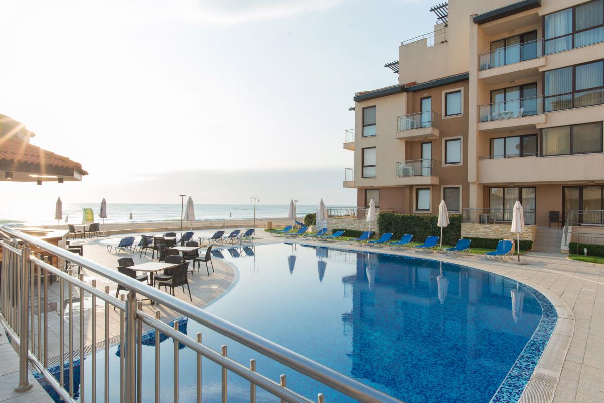 Obzor Beach Resort Hotel-Bazen.jpeg