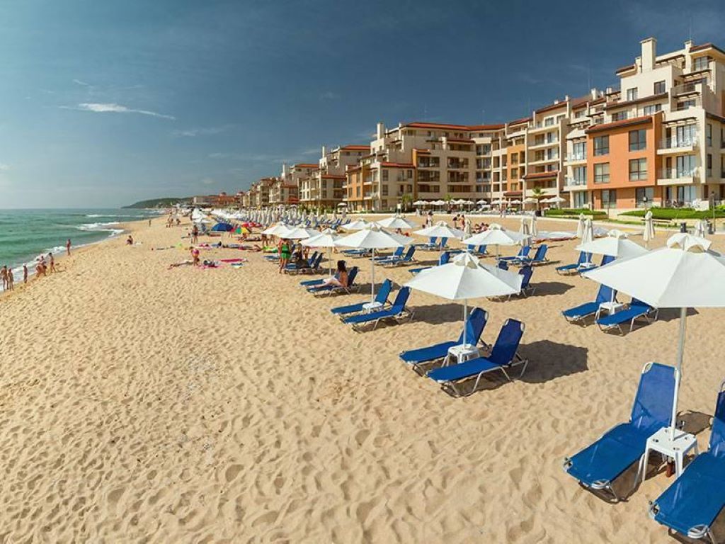Obzor Beach Resort Hotel-Plaza.jpg