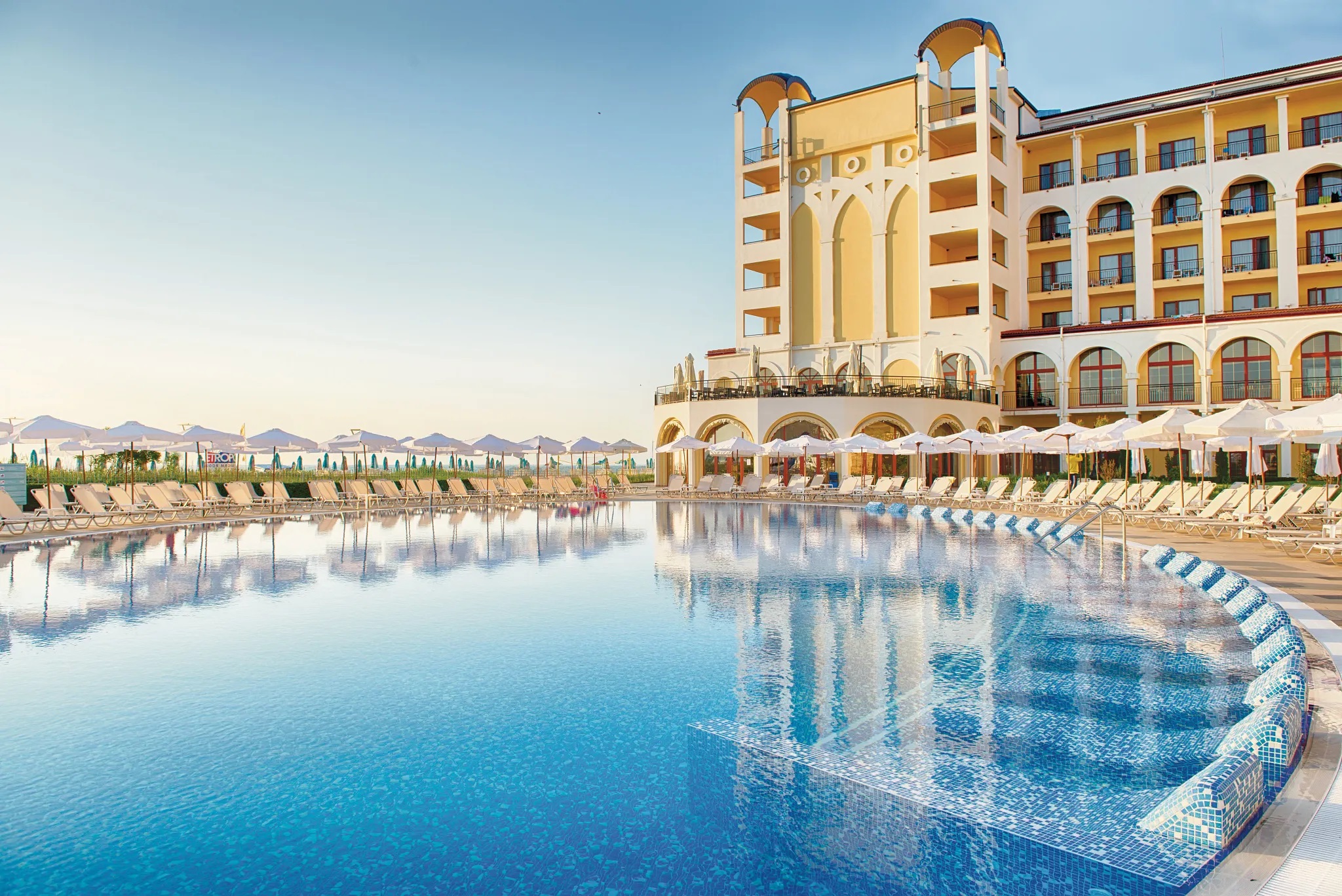 Alua Helios Bay Hotel-Bazen.jpg