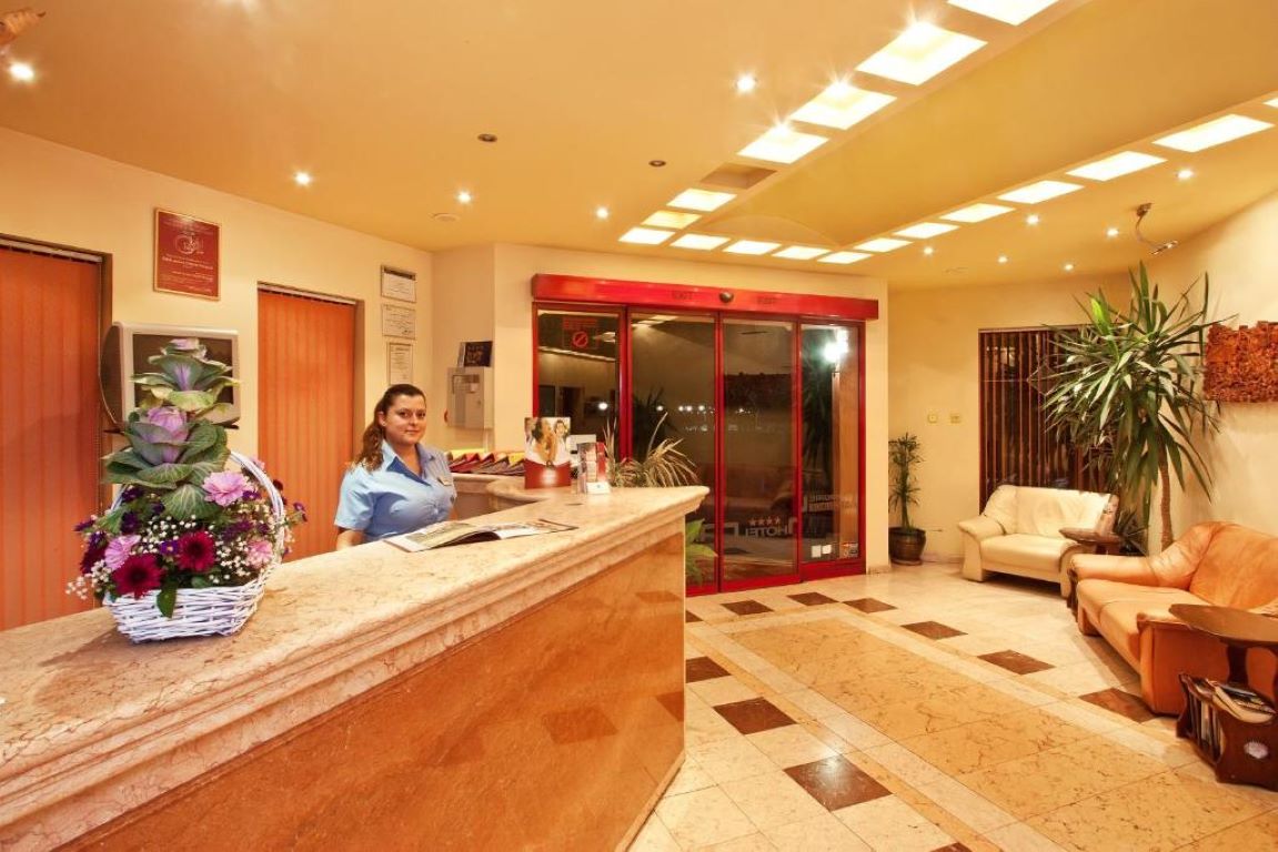 Hotel Saint George Pomorie-Recepcija.jpg