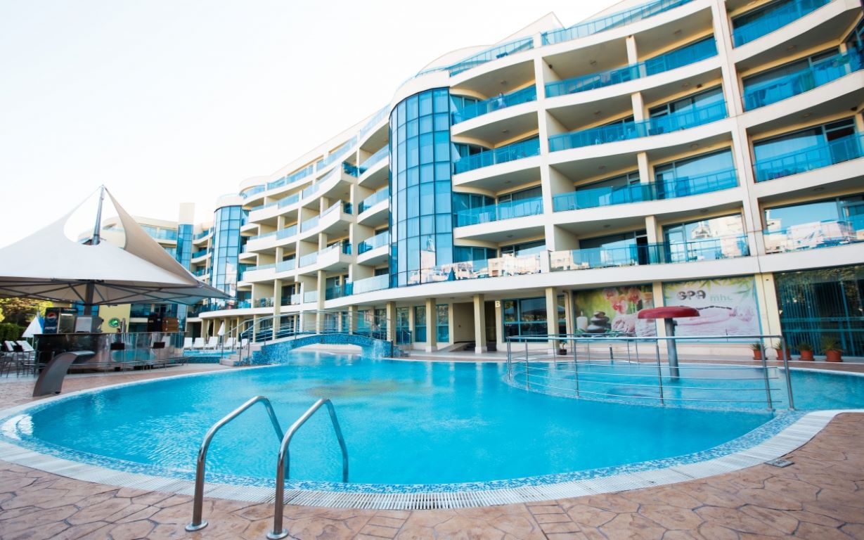 Marina Holiday Club Hotel-Hotel spolja.jpg