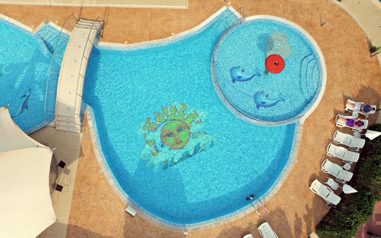 Marina Holiday Club Hotel-Kompleks bazena.jpg