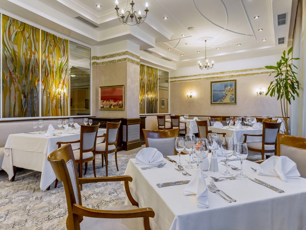 Grand Hotel Pomorie-Restoran.jpg