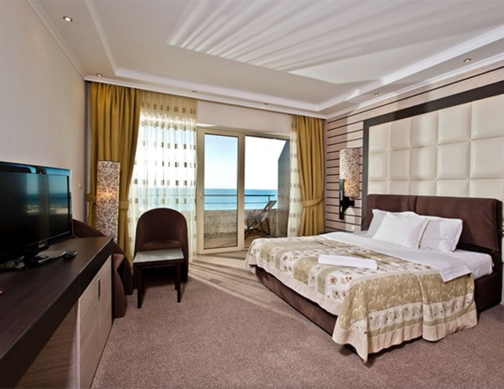 Grand Hotel Pomorie-Standardna soba.jpg