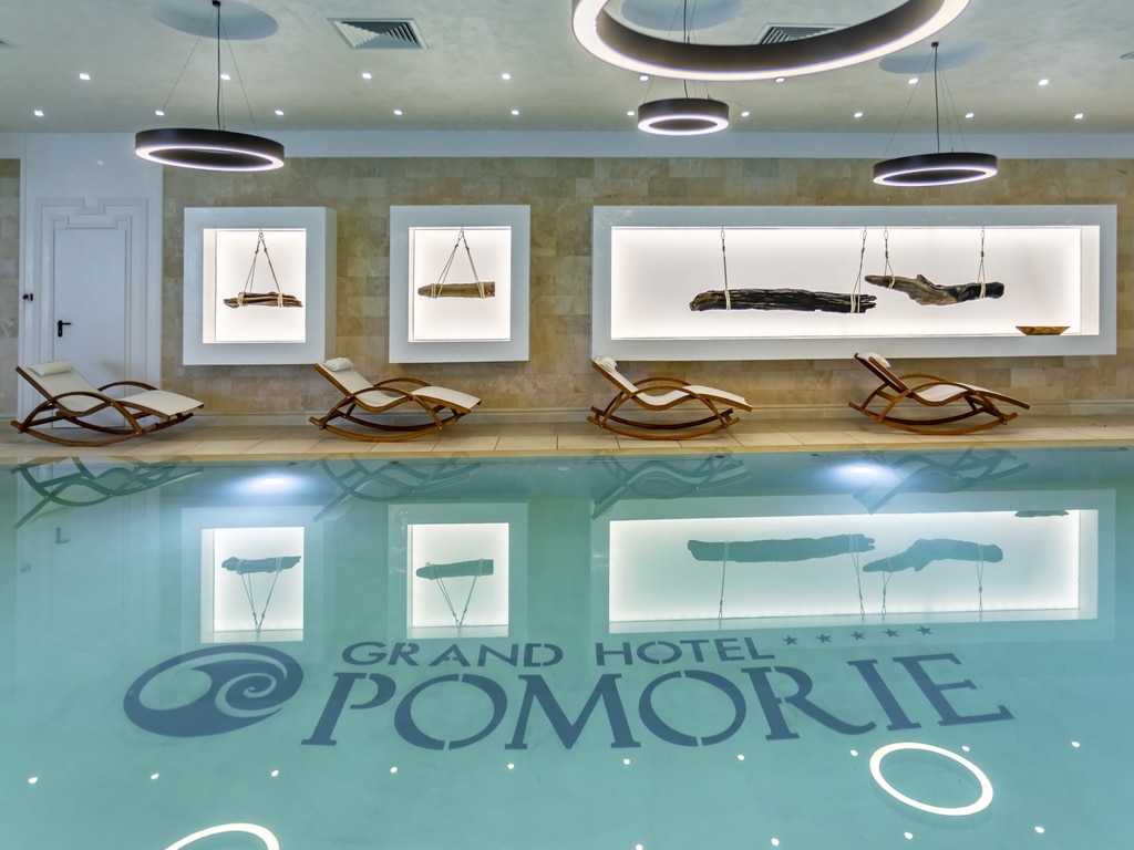 Grand Hotel Pomorie-Unutrasnji bazen.jpg
