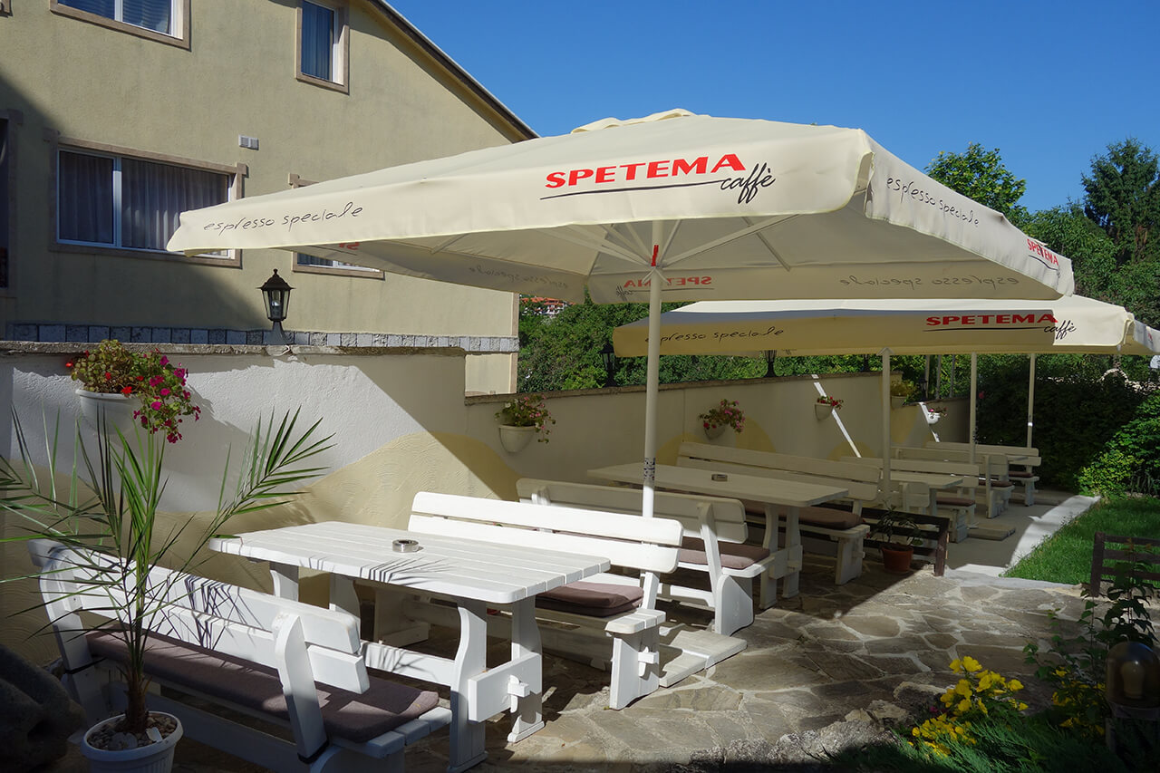 Hotel Naslada-Terasa.jpg