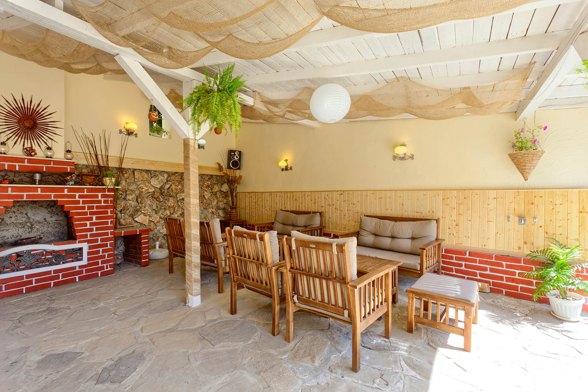 Naslada Hotel-Rostilj.jpg