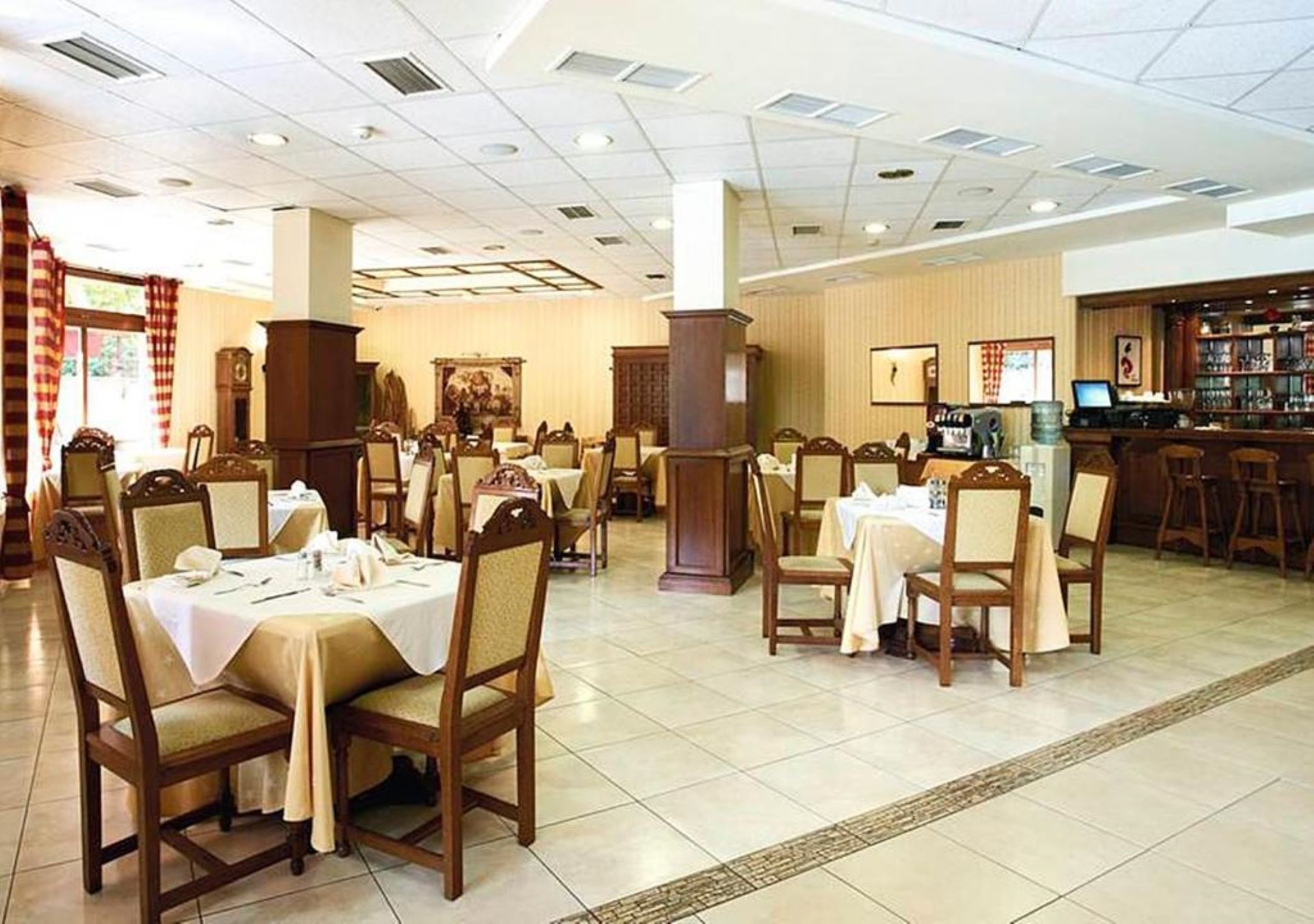 Hotel Maria Revas-Restoran.jpg