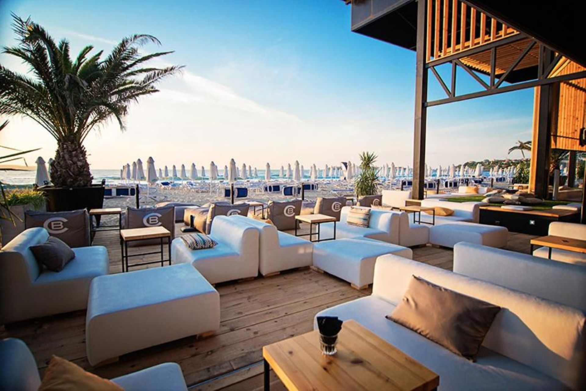 Maria Revas Hotel-Plaza.jpg