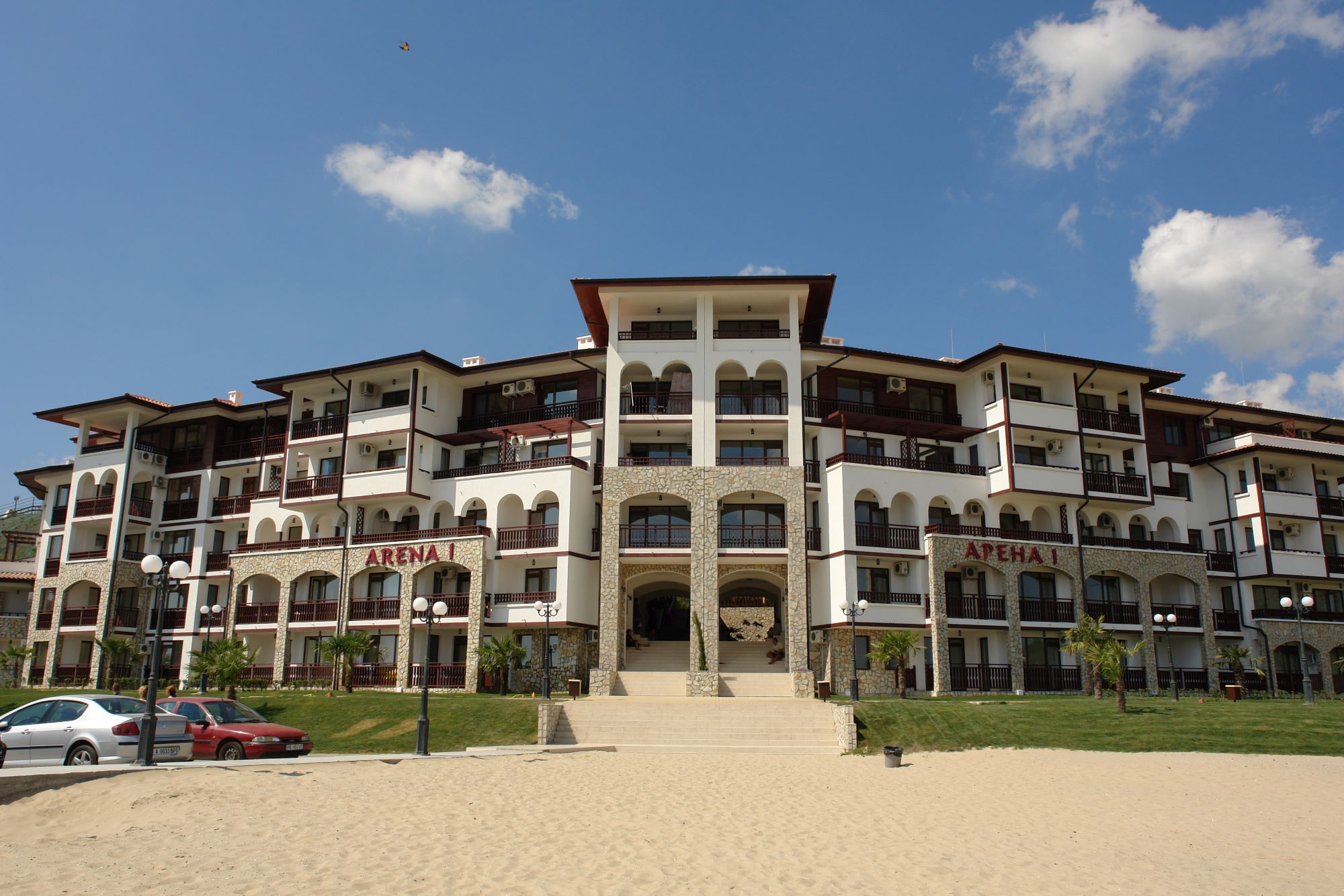 Arena First Line-Hotel spolja.jpg