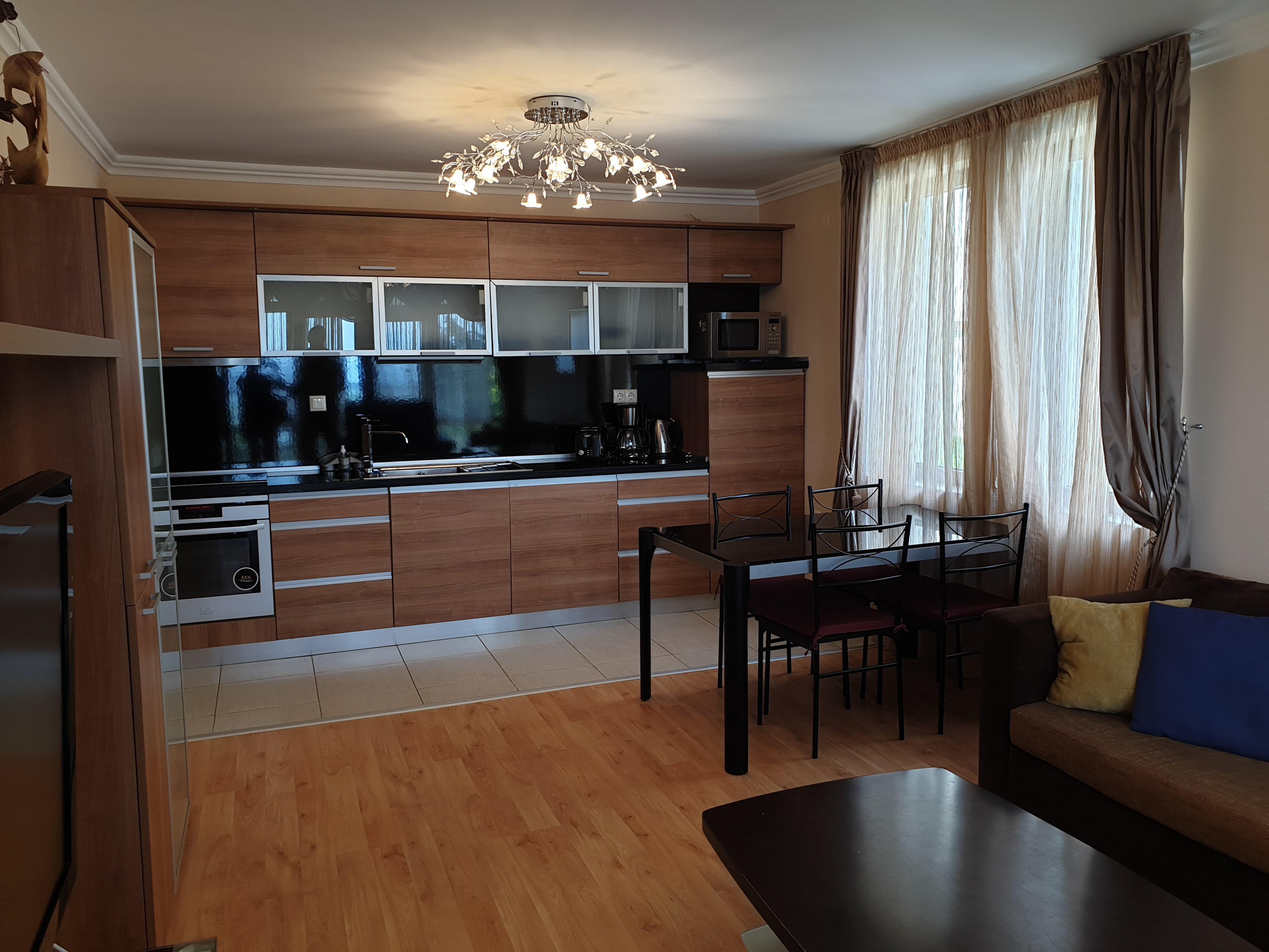 Bademite First Line Premium-Dvosoban apartman kuhinja.jpg