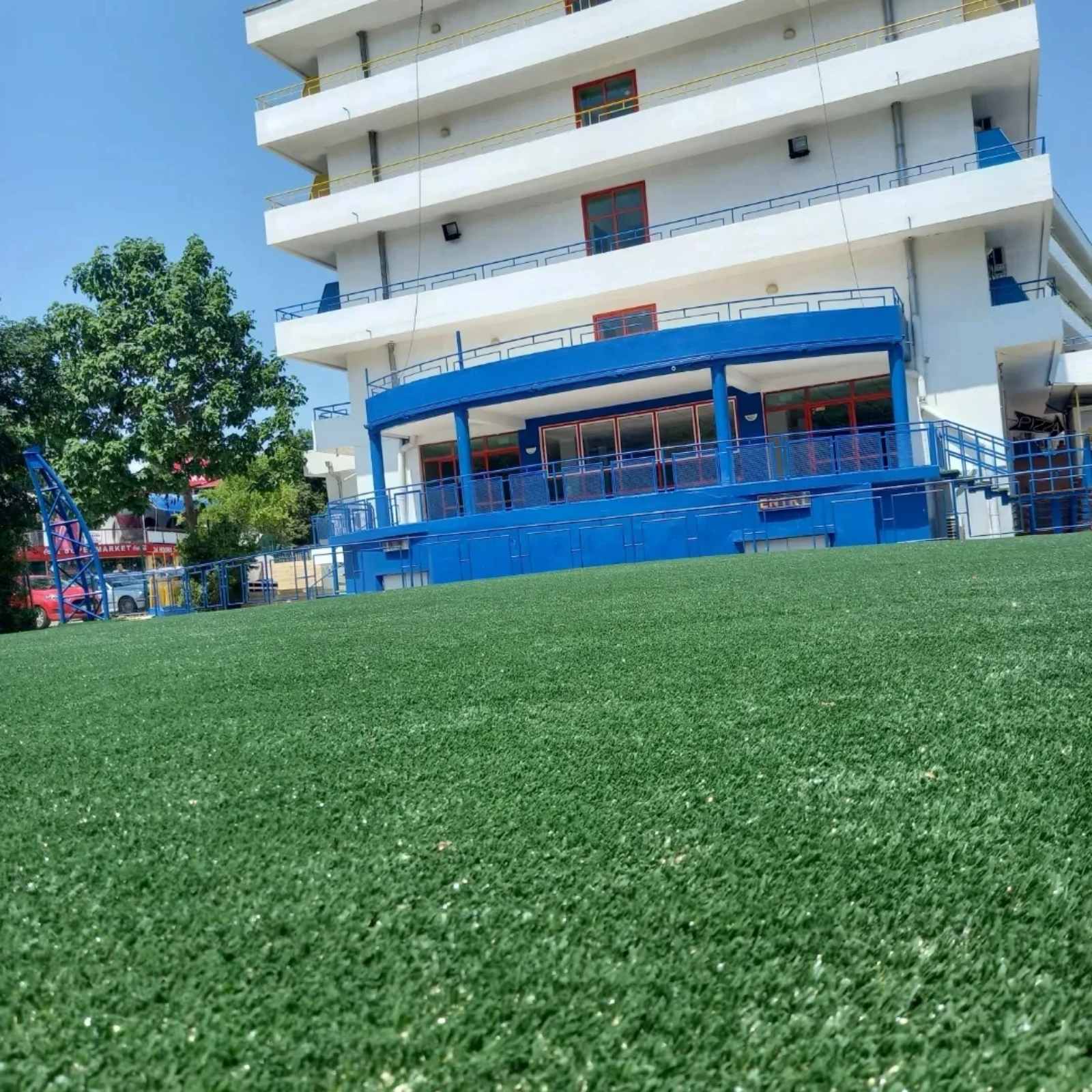Carnival Hotel-Multifunkcionalni teren.jpg