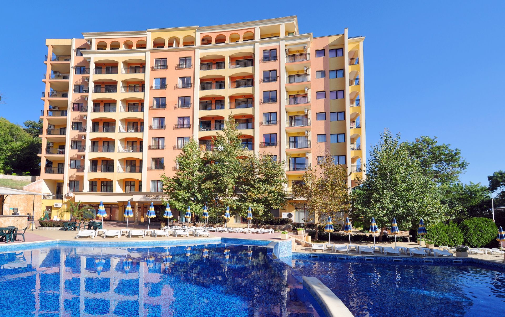 Paradise Green Park Hotel-Zgrada hotela.jpg
