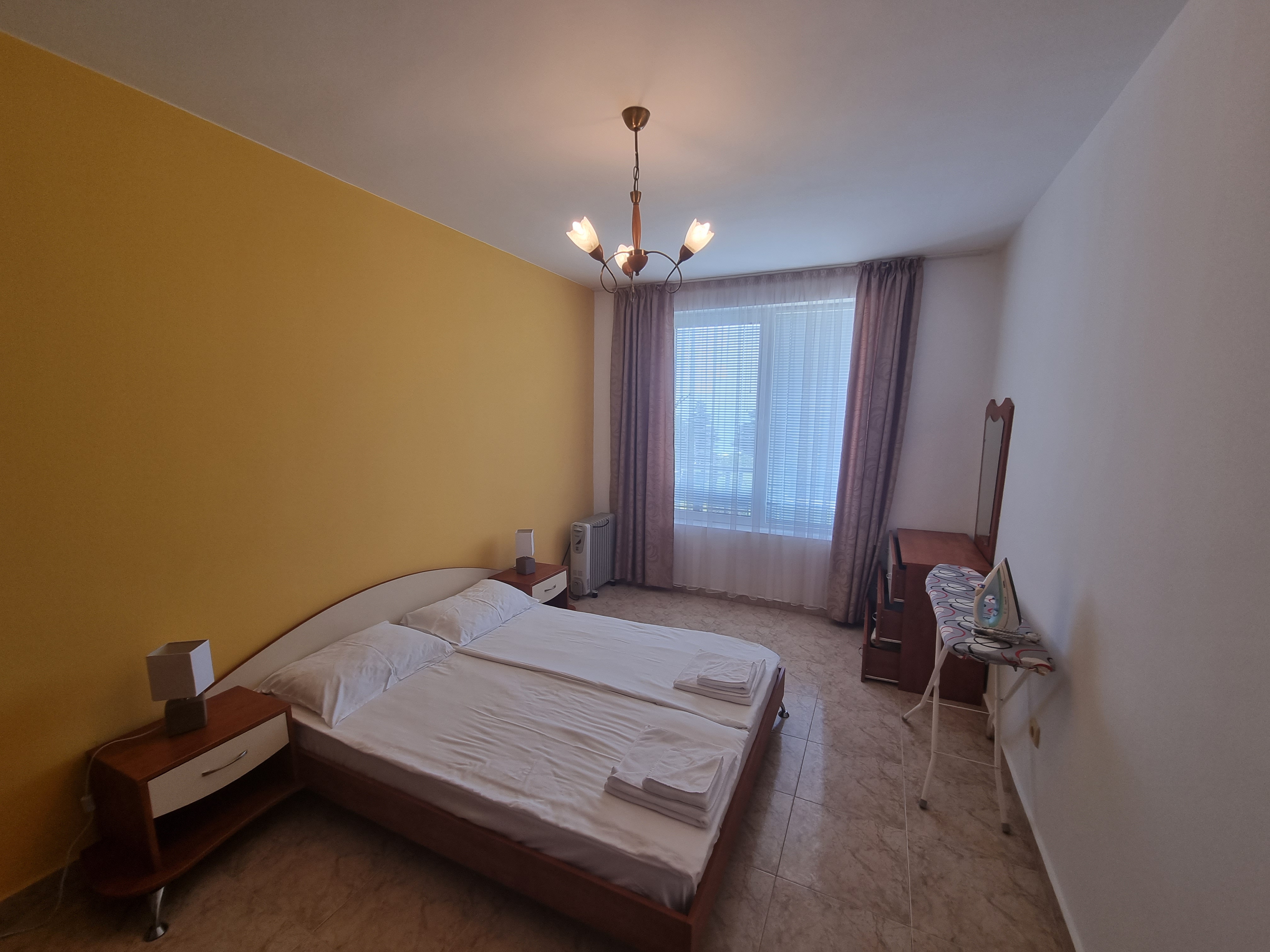 Monastery First Line Premium-Jednosoban apartman spavaca soba.jpg