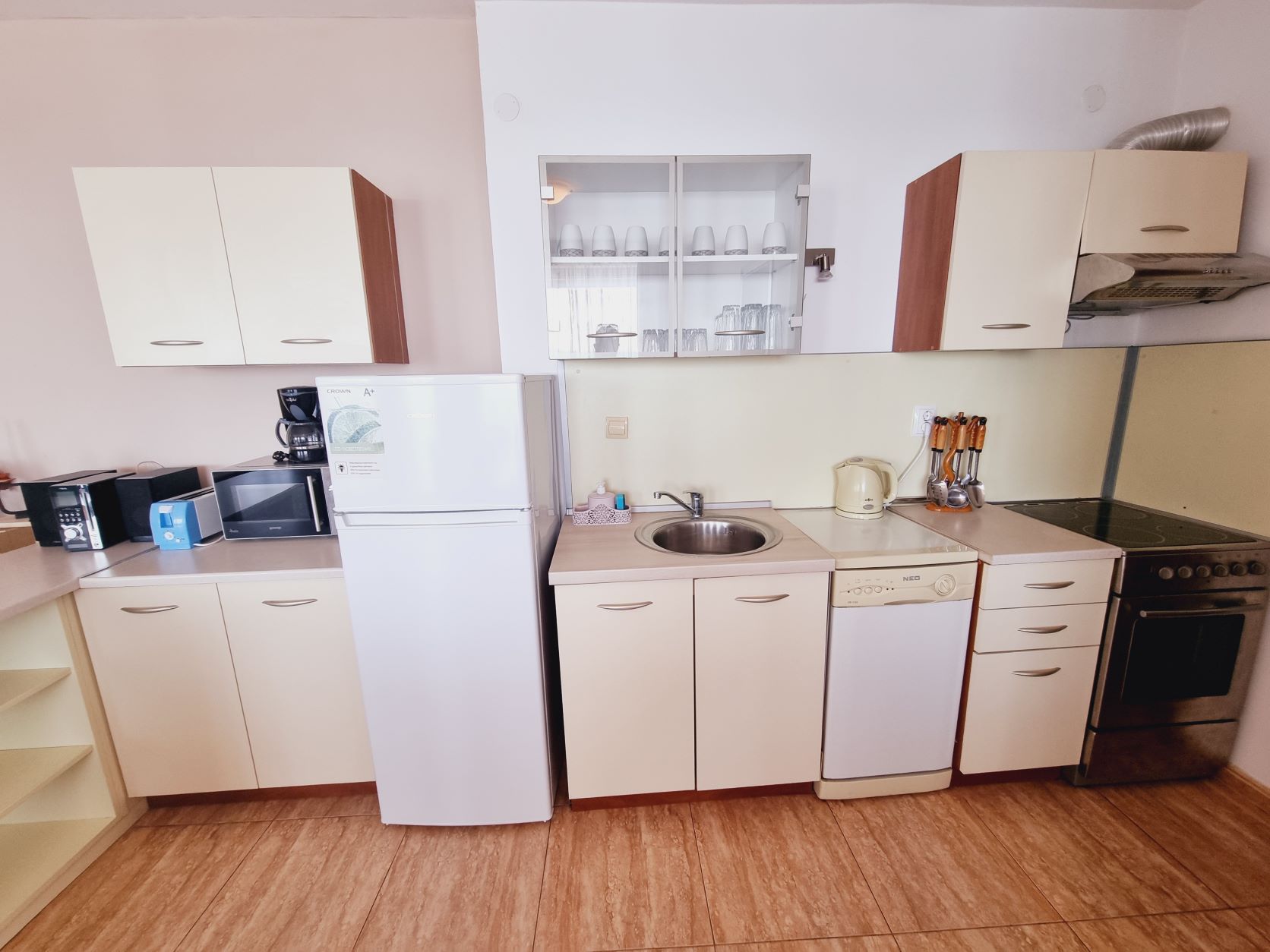 Top First Line-Trosoban apartman kuhinja.jpg