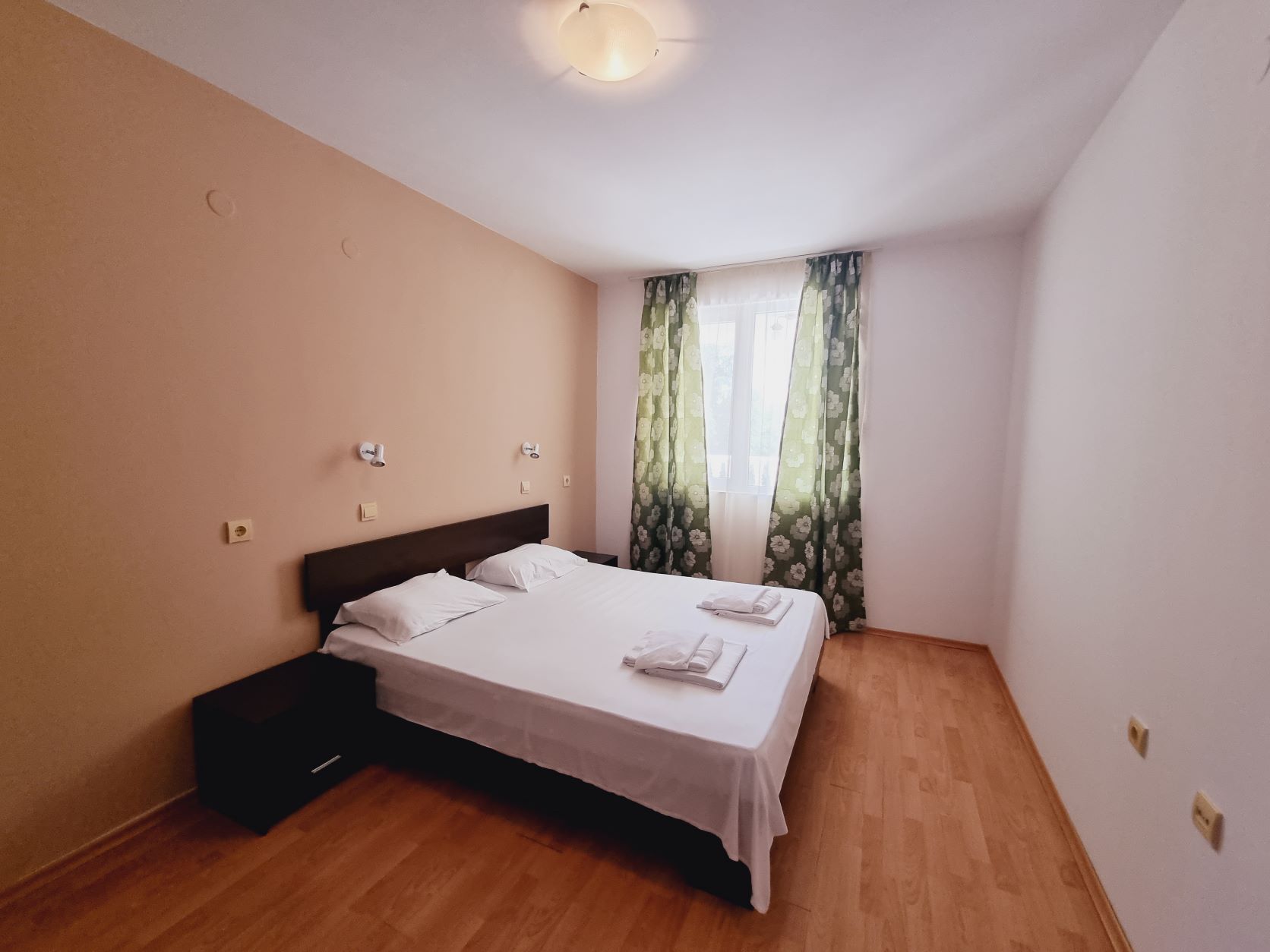 Lazur Second Line-Dvosoban apartman spavaca soba.jpg