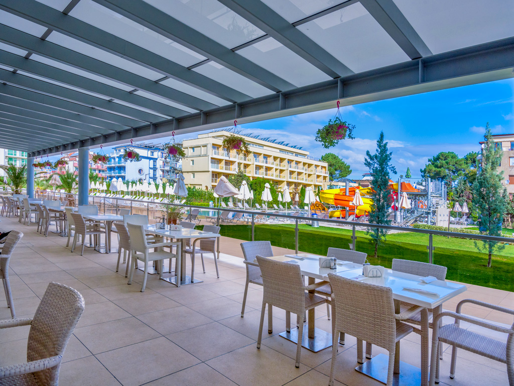 Belvedere Hotel-Terasa restorana.jpeg