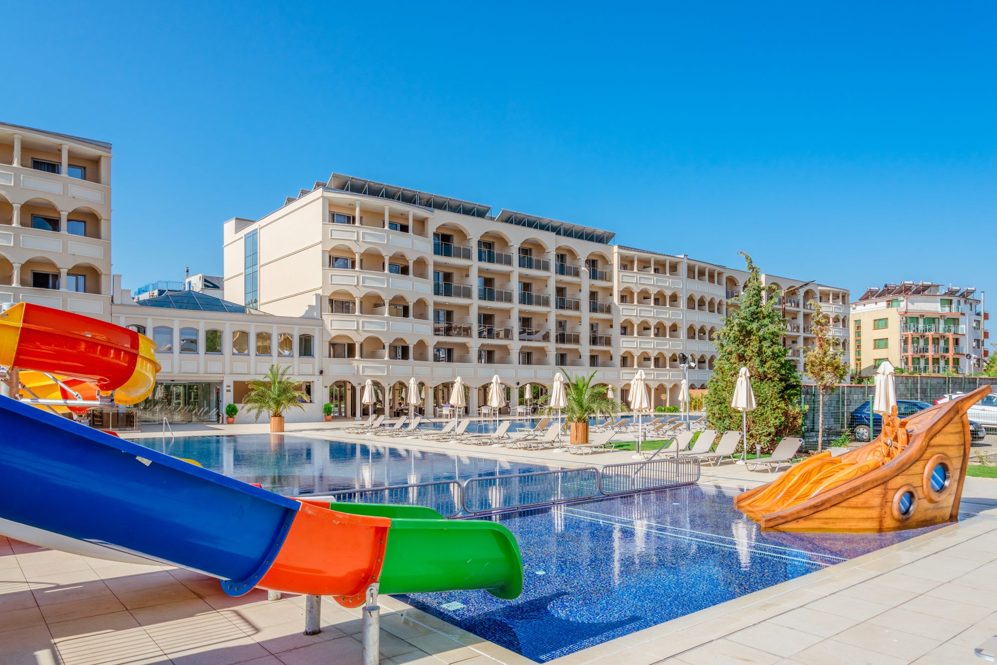 Hotel Belvedere-Kompleks bazena.jpg