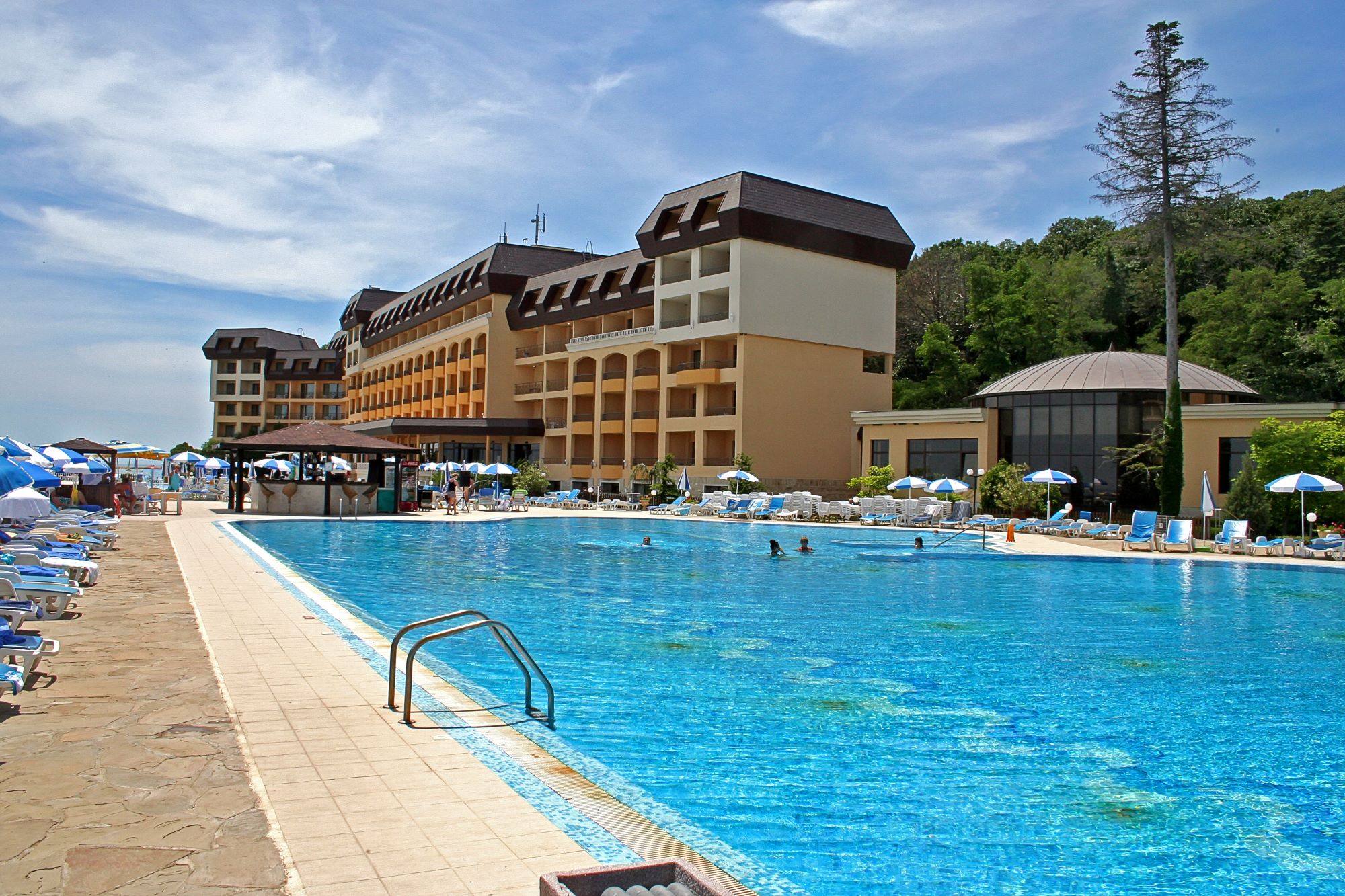 Riviera Beach Hotel-Bazen.jpg