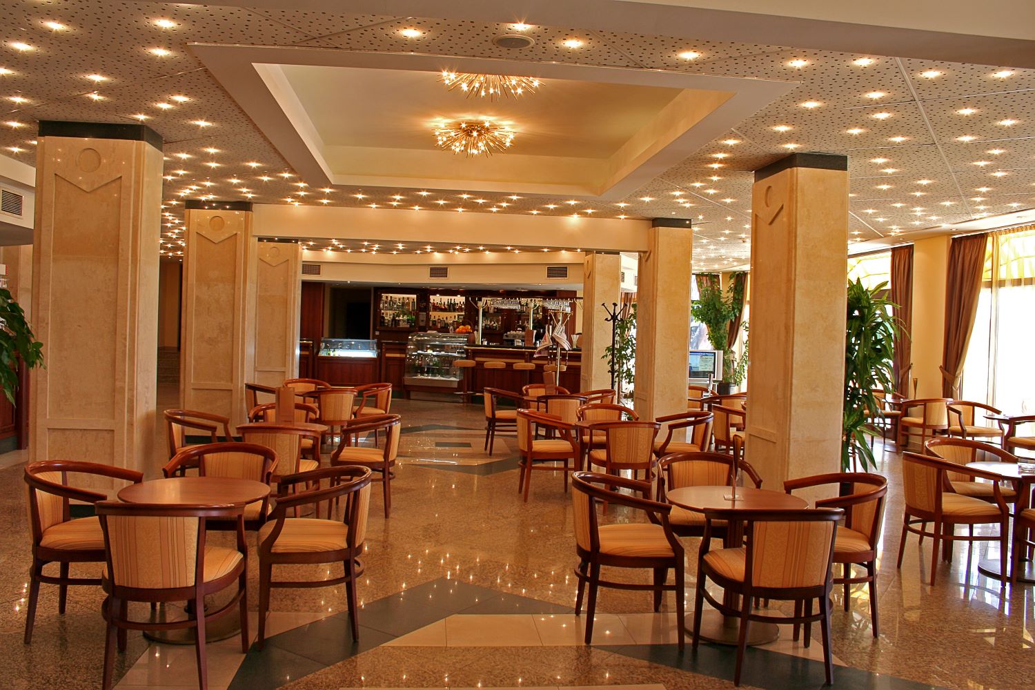 Riviera Beach Hotel-Lobby bar.jpg