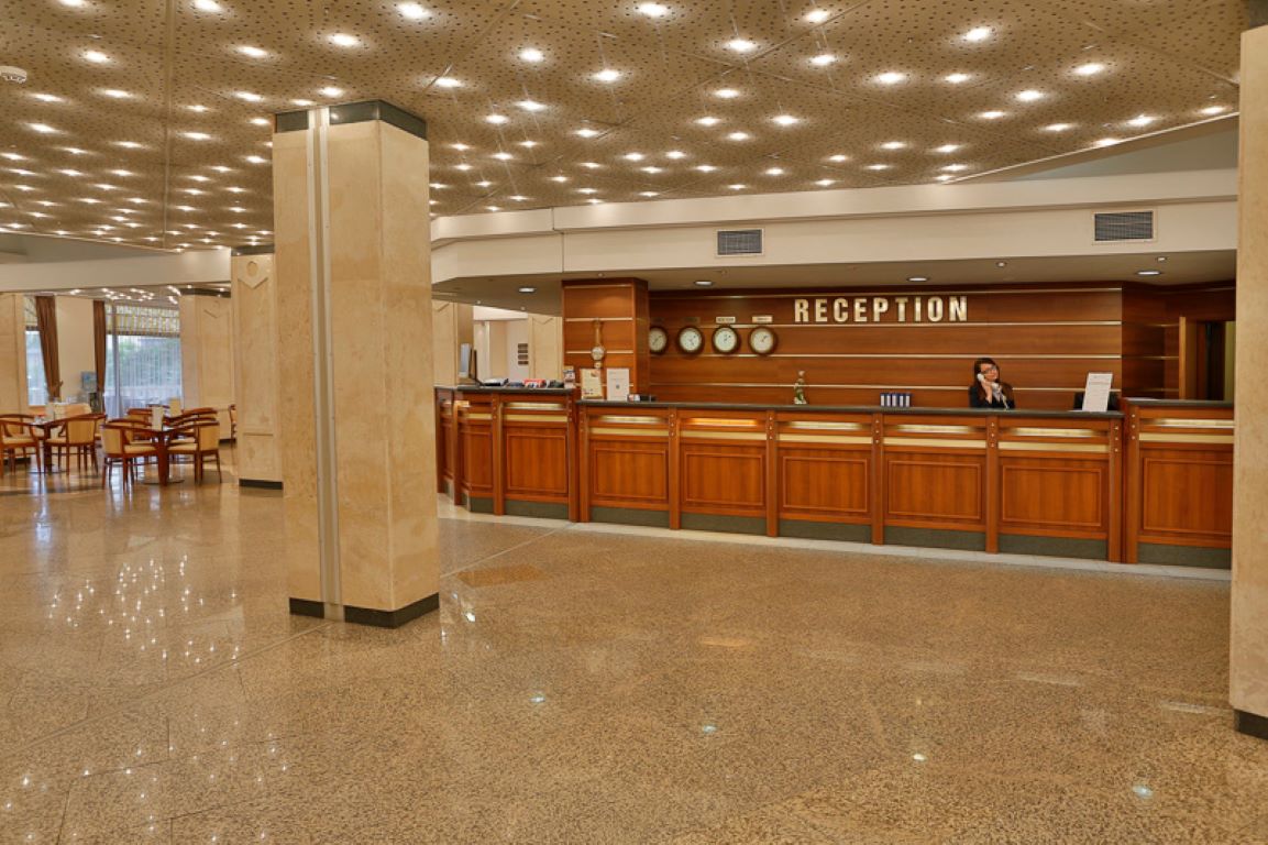 Riviera Beach Hotel-Recepcija.jpg