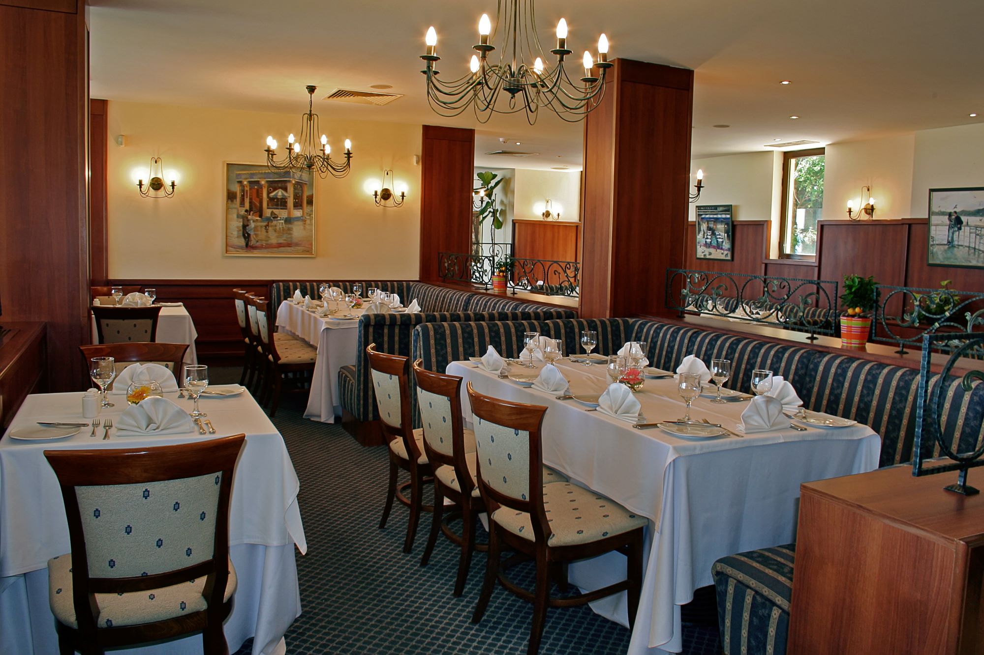 Riviera Beach Hotel-Restoran.jpg