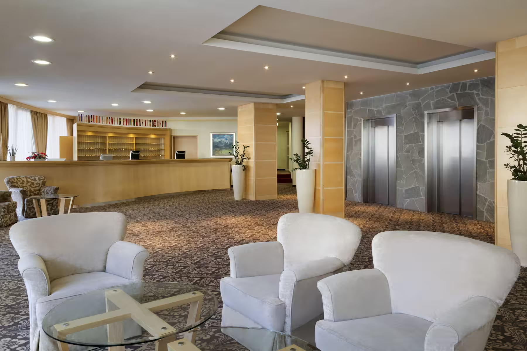 Ramada Hotel & Suites-Recepcija.jpg