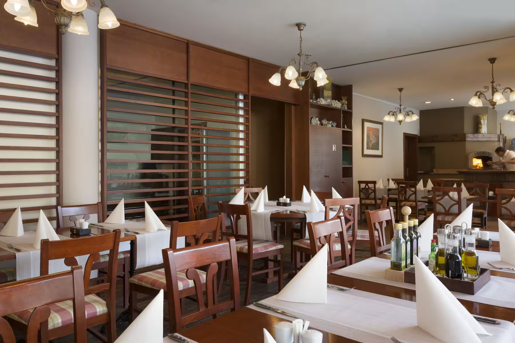 Ramada Hotel & Suites-Restoran.jpg