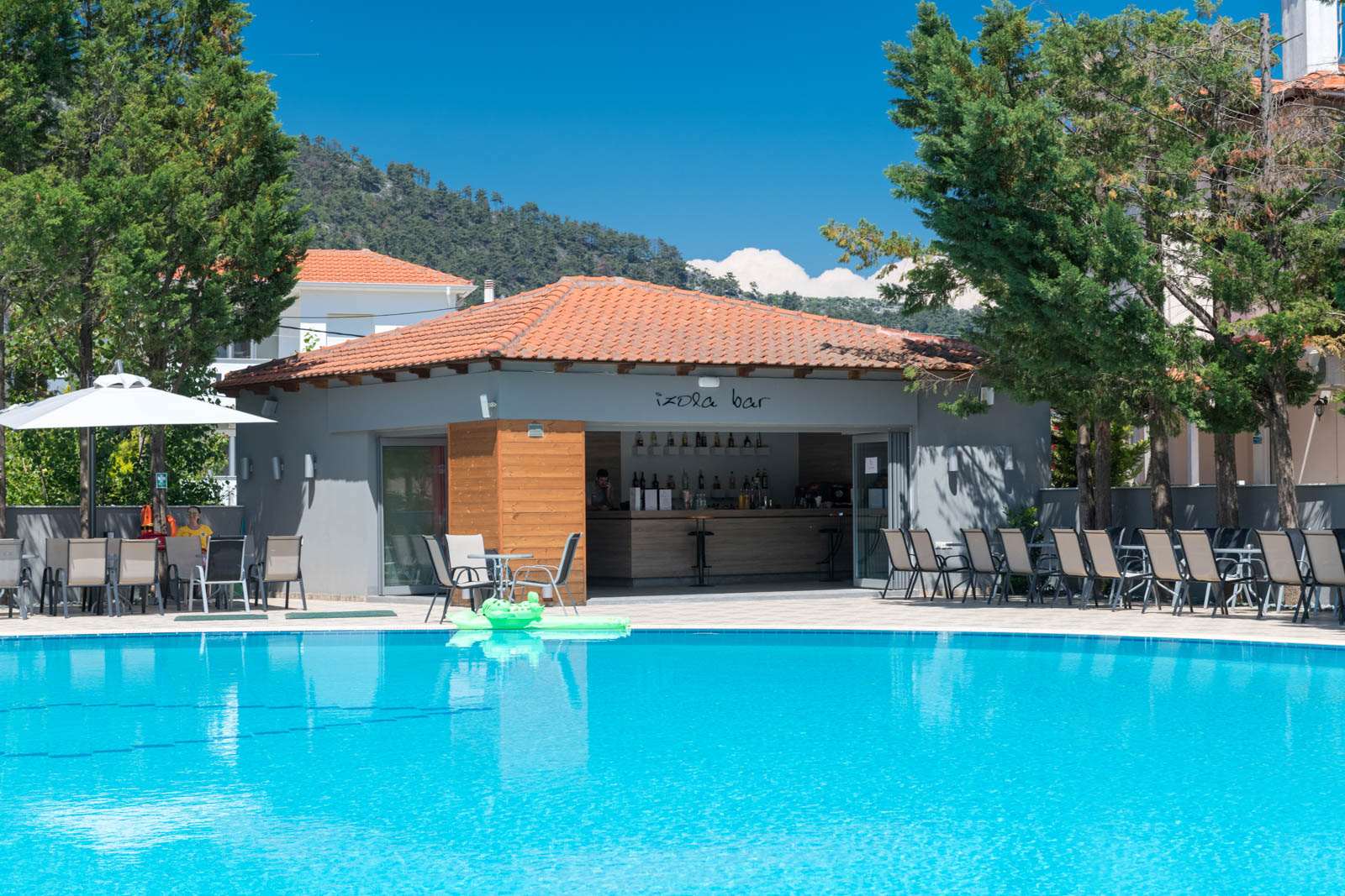 Princess Golden Beach Hotel-Bar na bazenu.jpg