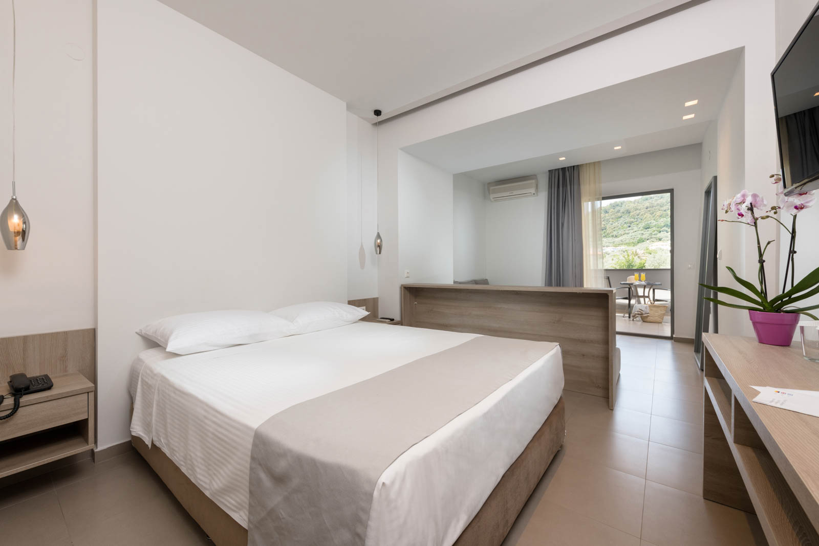 Princess Golden Beach Hotel-Porodicna soba pogled planina.jpg