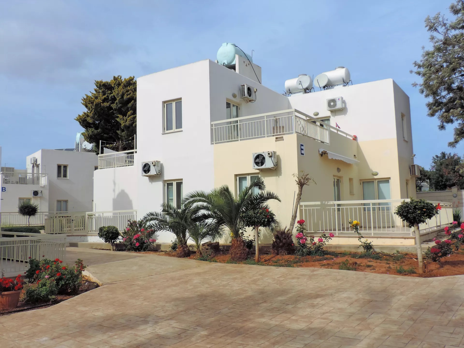 La Casa Di Napa Apartmernts-Zgrada hotela.jpg
