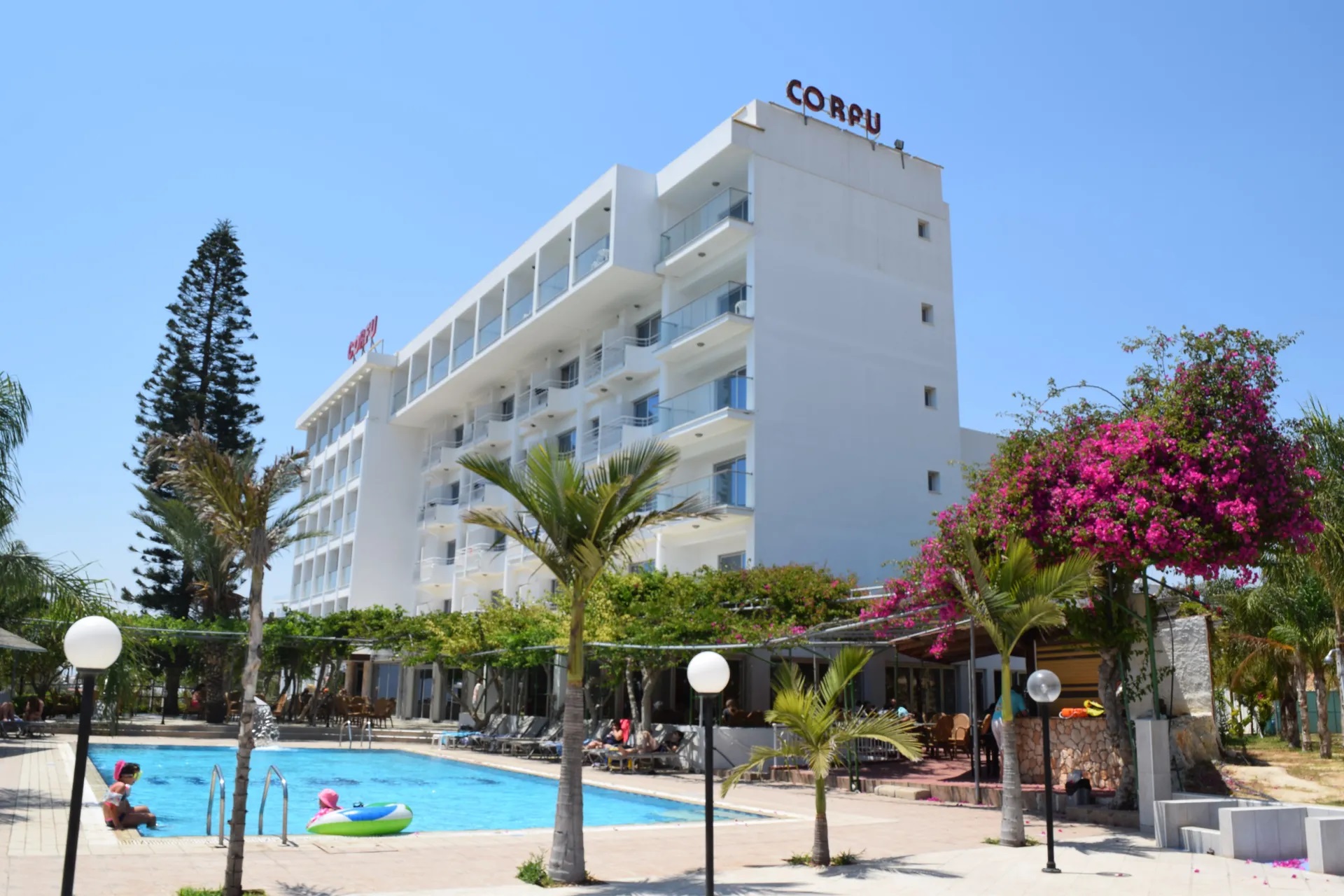 Corfu Hotel-Hotel spolja.jpg