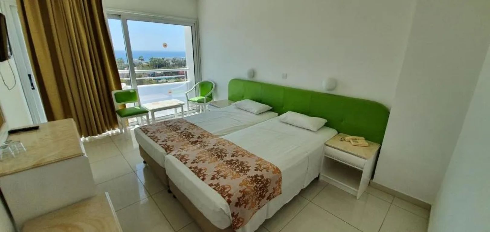 Corfu Hotel-Standardna soba pogled more.jpg