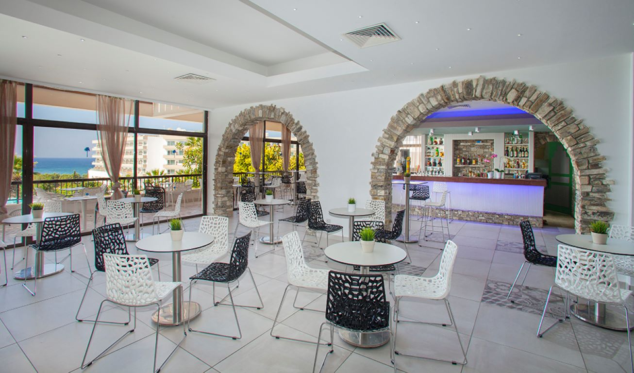 Cyprotel Florida-Lobby bar.jpg