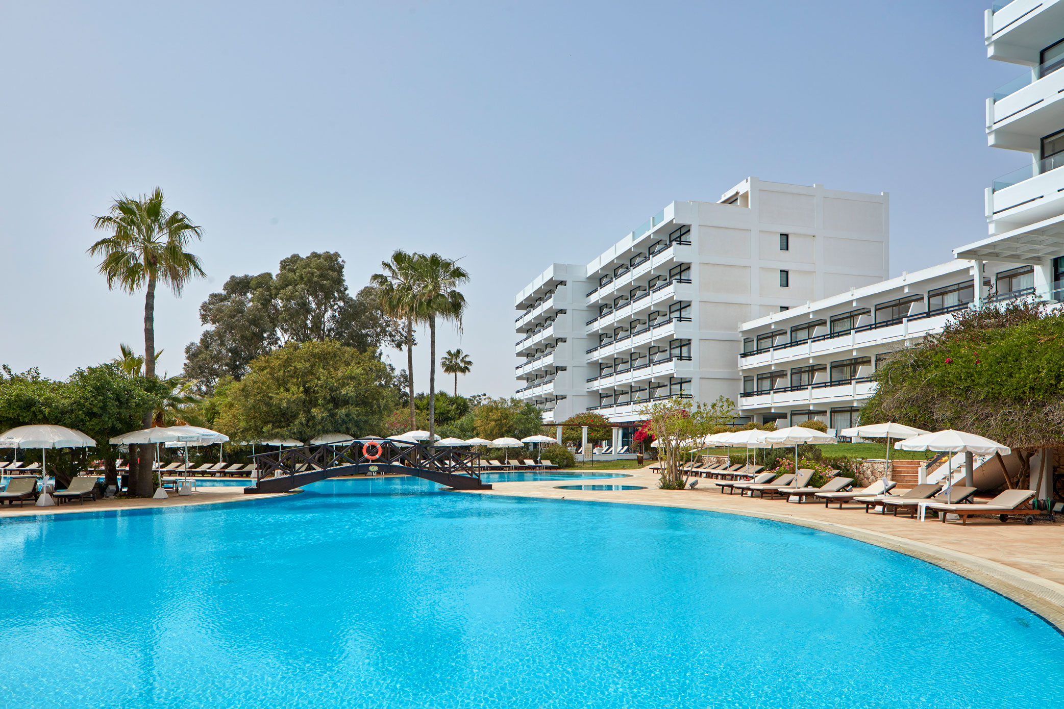 Hotel Grecian Bay-Bazen.jpg