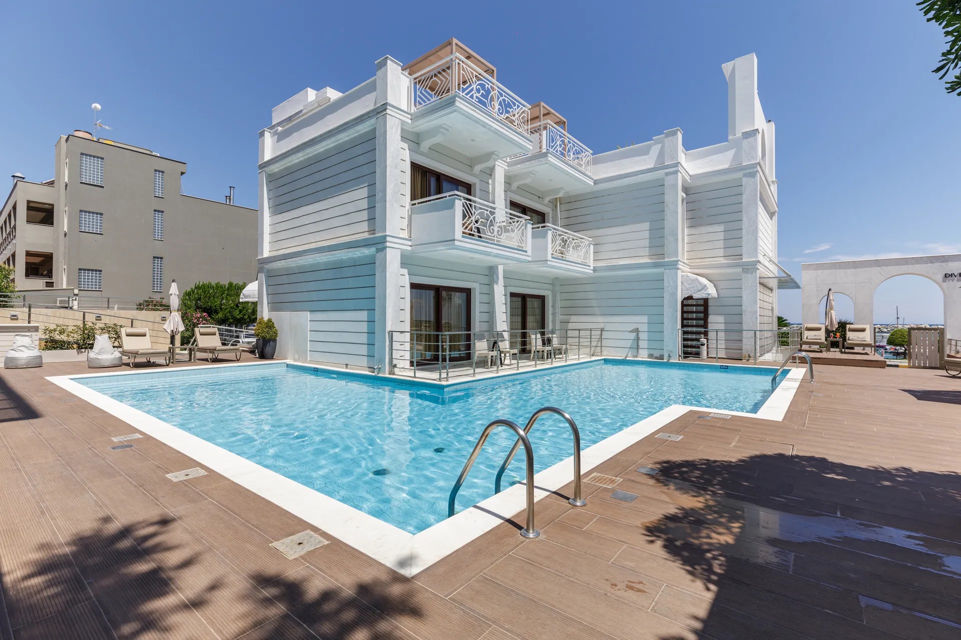 Diverso Platamon Luxury Spa Hotel-Bazen.jpg
