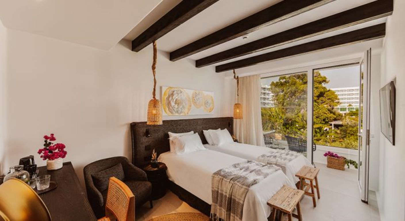 Kaliva Suites-Junior suite delimican pogled more.jpg