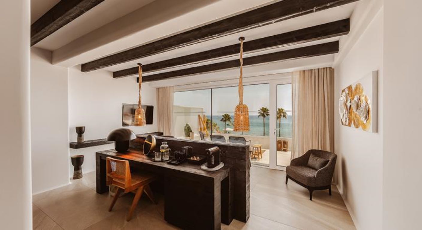 Kaliva Suites-Junior suite frontalni pogled more.jpg