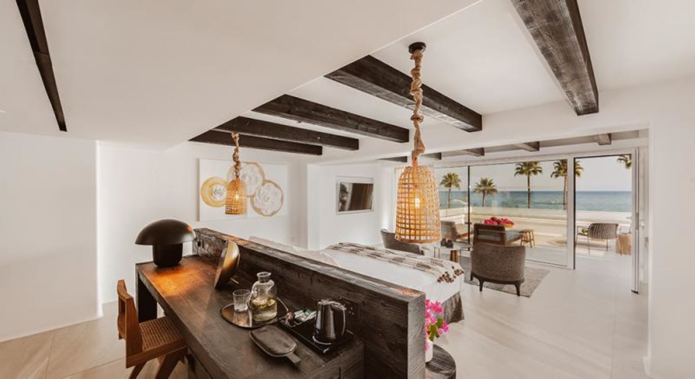 Kaliva Suites-Junior suite hidromasazna kada.jpg